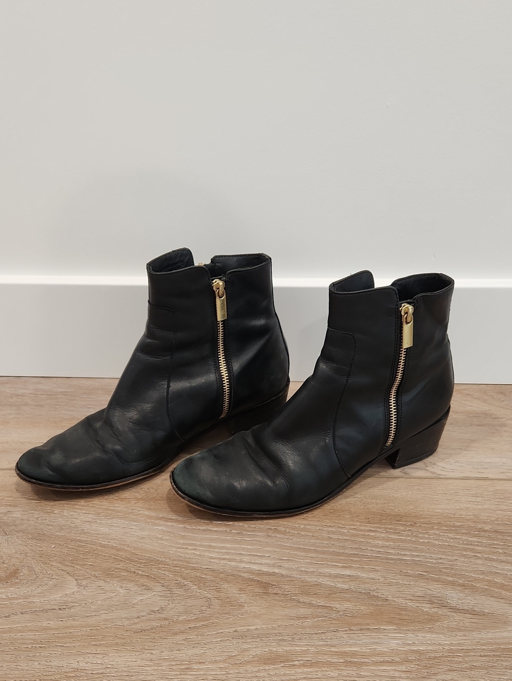 Country Road Black Leather Ankle Boots with Side Zip Cowgirl Heel Size EU 39